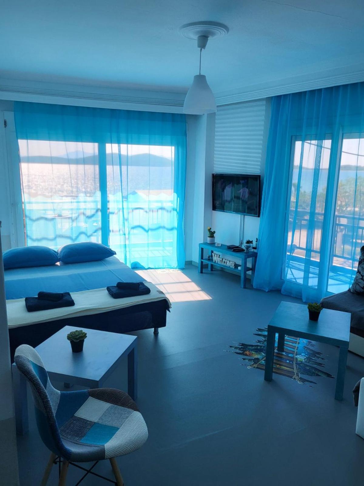 Upper Deck Apt. Apartment Néa Péramos Bagian luar foto