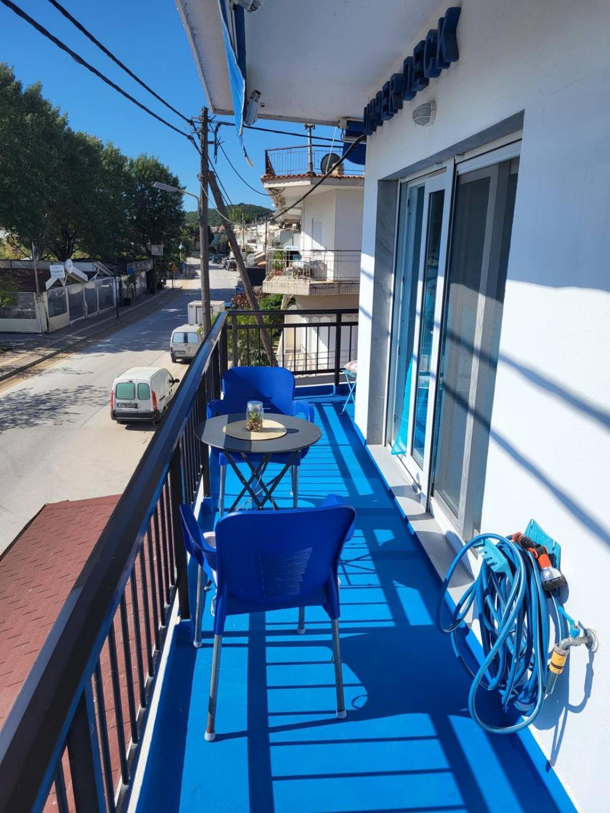 Upper Deck Apt. Apartment Néa Péramos Bagian luar foto